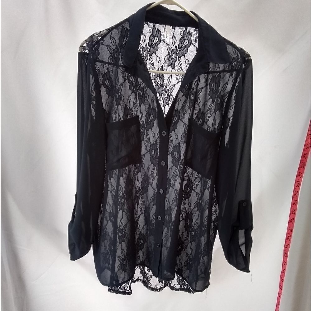 Studio Y lace top